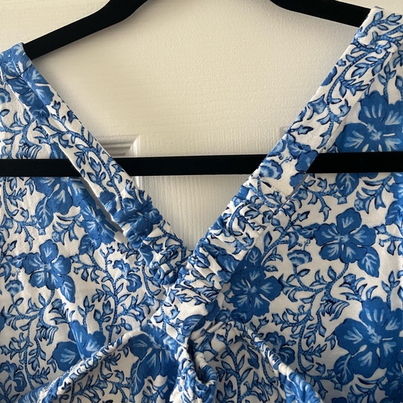 Vineyard Vines Romper in Blue & White Flowers (Big Girl Size XL) NEW w/Tag! - Picture 6 of 6